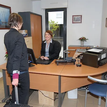 Aparthotel Cerise 3*